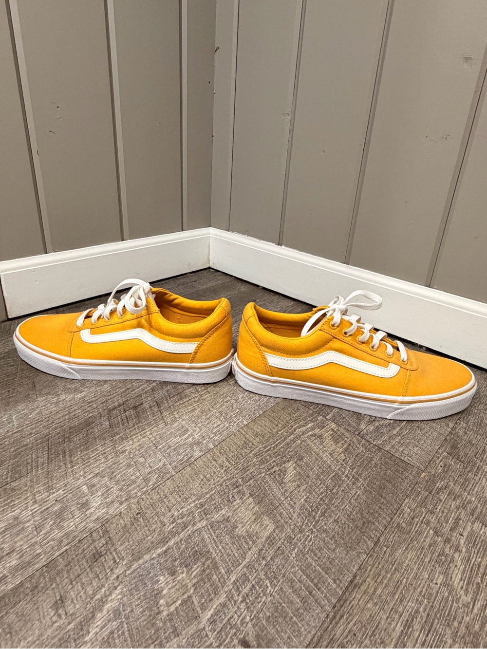 Vans Old Skool Women’s Yellow Canvas Skate Sneakers with White Stripe - Picture 5 of 9